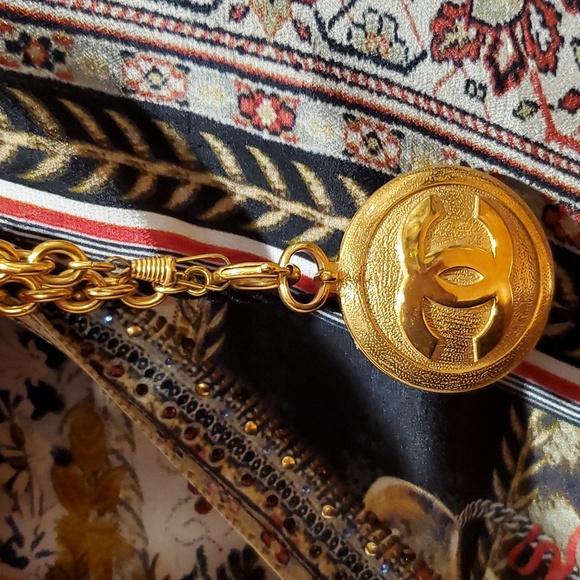 CHANEL Necklace - Picture 2 of 8